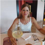 Hallo, mein Name ist Marina und ich bin 35 Jahre alt. Ich biete günstigen Online Nachhilfeunterricht in Spanisch an. Meine ersten Spanischkenntnisse habe ich vor Jahren an der Universität erworben. Seitdem habe ich diese permanent verbessert. Seit über zw